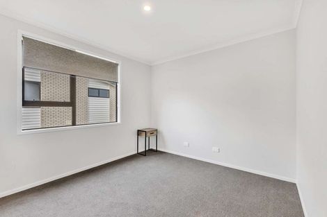 Photo of property in 27 Discovery Place, Marfell, New Plymouth, 4310