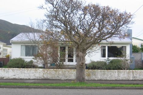 Photo of property in 12 Porutu Street, Fairfield, Lower Hutt, 5011