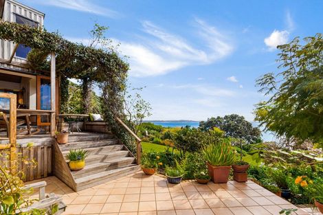 Photo of property in 28 The Crescent, Tindalls Beach, Whangaparaoa, 0930