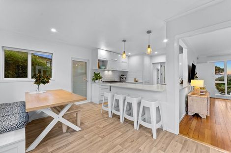 Photo of property in 37 Neptune Avenue, Beach Haven, Auckland, 0626