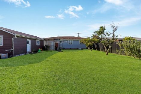 Photo of property in 82 Grove Road, Papakura, 2110