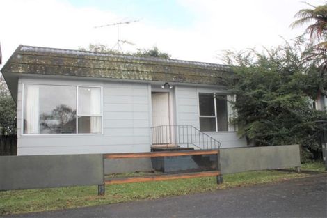 Photo of property in 2/17 Sharivari Place, Conifer Grove, Takanini, 2112