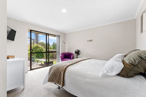 Photo of property in 40 Rivervale Grove, Stanmore Bay, Whangaparaoa, 0932