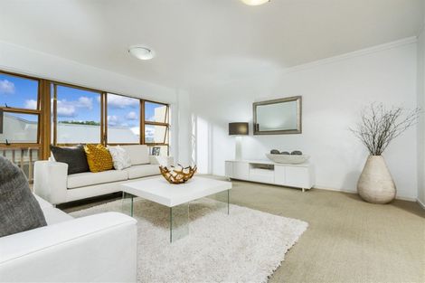 Photo of property in 2/57 Lake Road, Devonport, Auckland, 0624