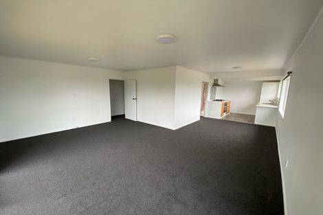 Photo of property in 27 Glen Vista Place, Bayview, Auckland, 0629