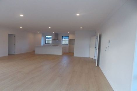 Photo of property in 18 Sardinia Grove, Fitzherbert, Palmerston North, 4410