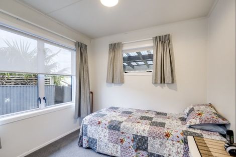 Photo of property in 64 Middle Road, Havelock North, 4130