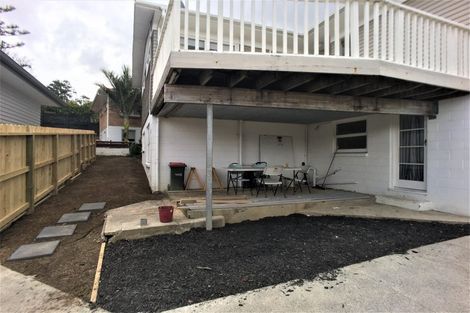 Photo of property in 2/4 Regal Place, Forrest Hill, Auckland, 0620