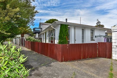Photo of property in 2/27 Kawau Crescent, Bromley, Christchurch, 8062