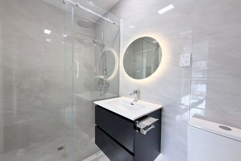 Photo of property in 13a King Richard Place, Browns Bay, Auckland, 0630