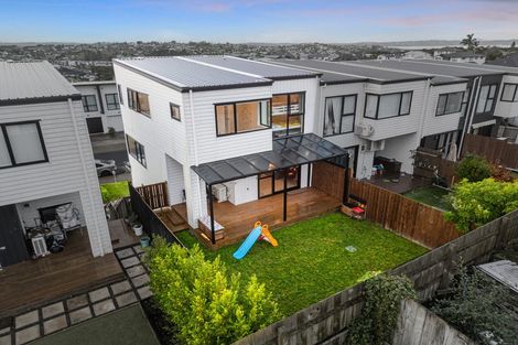 Photo of property in 9 Paina Crescent, Massey, Auckland, 0614