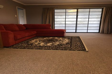 Photo of property in 136 Gloaming Hill, Titahi Bay, Porirua, 5022