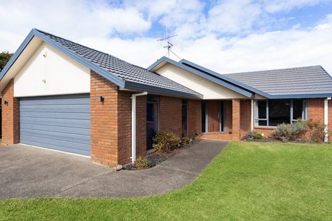 Photo of property in 1 Farnborough Drive, Nawton, Hamilton, 3200