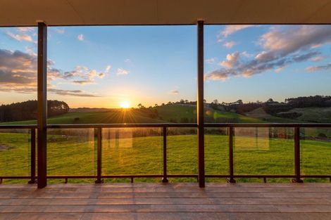 Photo of property in 86 Valley Road, Waitoki, 0871