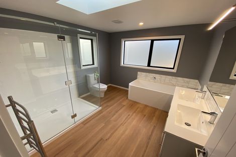 Photo of property in 105 Silverstream Road, Crofton Downs, Wellington, 6035