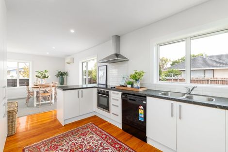 Photo of property in 51 Greendale Avenue, Avonhead, Christchurch, 8042