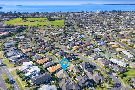 Photo of property in 48 Chesterfield Way, Orewa, 0931