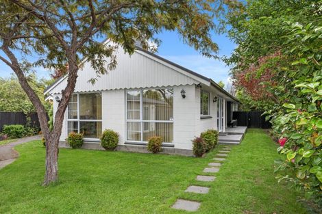Photo of property in 87 Memorial Avenue, Ilam, Christchurch, 8053