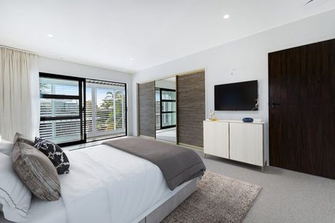 Photo of property in 2/11 Huntly Road, Campbells Bay, Auckland, 0630