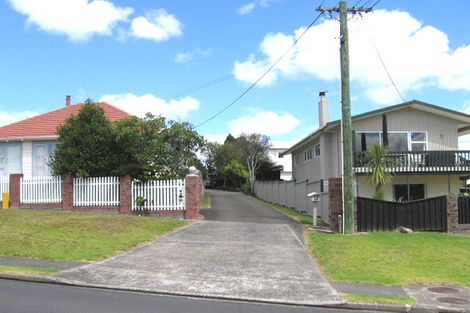 Photo of property in 2/7 Nigel Road, Browns Bay, Auckland, 0630