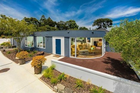 Photo of property in 17 Pounamu Avenue, Greenhithe, Auckland, 0632