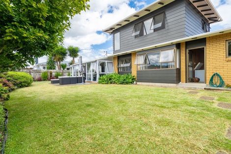 Photo of property in 12 Third Avenue, Avenues, Whangarei, 0110