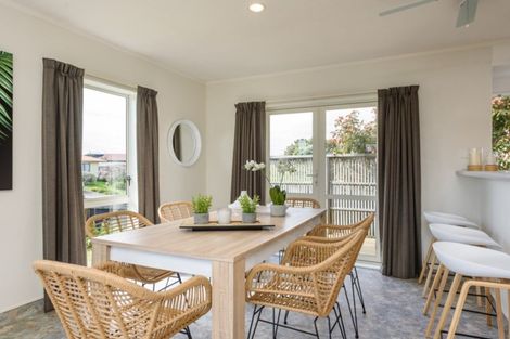 Photo of property in 32 Rutherford Drive, Waikanae Beach, Waikanae, 5036