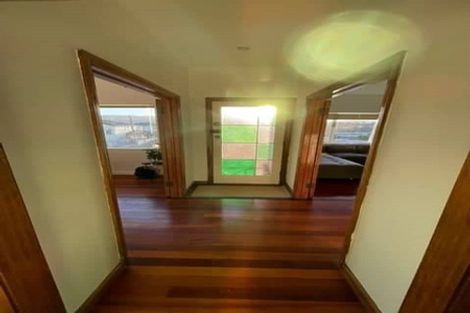 Photo of property in 10 The Quadrant, Miramar, Wellington, 6022