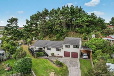 Photo of property in 140 Mark Avenue, Grenada Village, Wellington, 6037