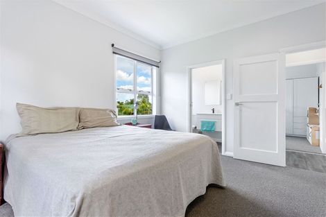 Photo of property in 8b St James Avenue, Helensville, 0800