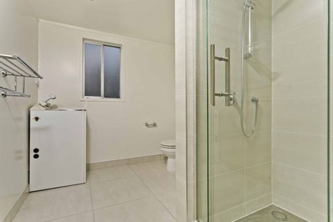 Photo of property in 1/115 Canongate Street, Birkdale, Auckland, 0626