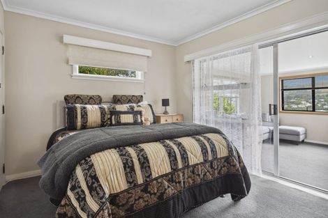 Photo of property in 12 Lane Crescent, Tawa, Wellington, 5028