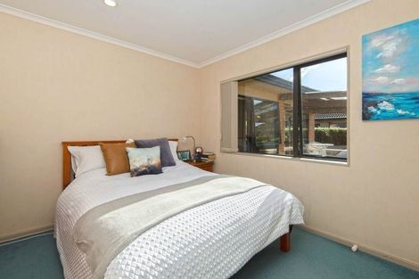 Photo of property in 6 Kuripaka Crescent, The Gardens, Auckland, 2105