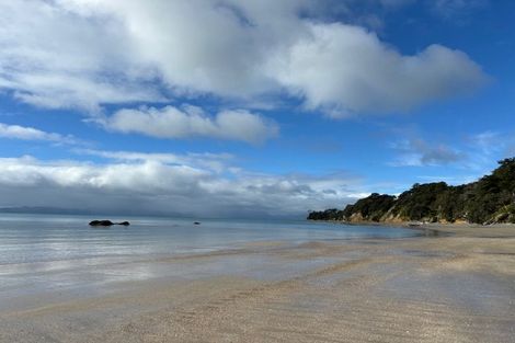 Photo of property in 65 Howard Road, Orere Point, Papakura, 2585