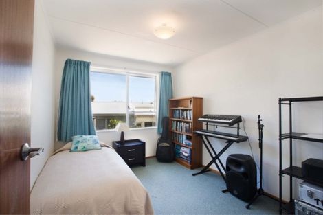 Photo of property in 6 Keith Hart Grove, Titahi Bay, Porirua, 5022