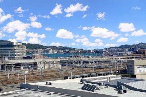 Photo of property in Stadium Garden Flats, 319/107 Thorndon Quay, Pipitea, Wellington, 6011