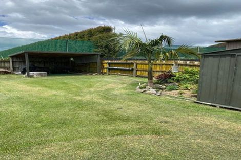 Photo of property in 10 Te Mara Place, Merrilands, New Plymouth, 4312