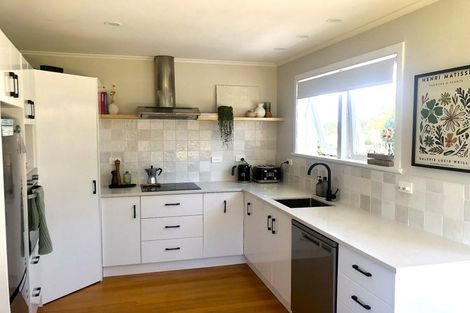 Photo of property in 74 Kingswood Road, Brookfield, Tauranga, 3110