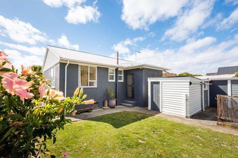 Photo of property in 28 Hulme Street, Roslyn, Palmerston North, 4414