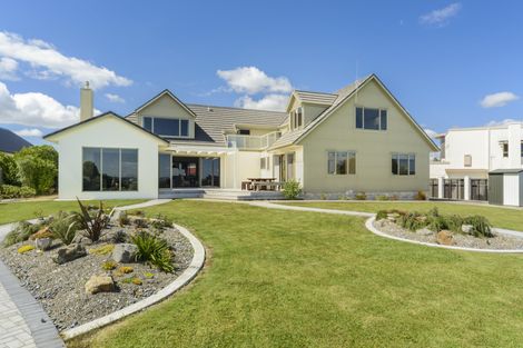 Photo of property in 27 The Strand, Fitzherbert, Palmerston North, 4410