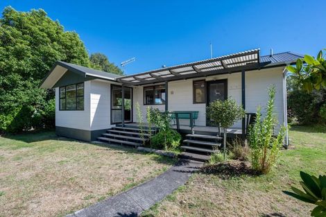 Photo of property in 30 Candu Lane, Kinloch, Taupo, 3377