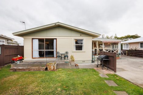 Photo of property in 11 Tararua Terrace, Cloverlea, Palmerston North, 4412