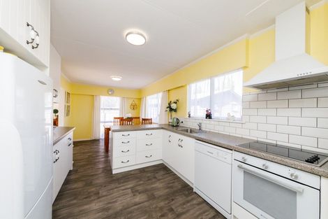 Photo of property in 107 Ruamahanga Crescent, Terrace End, Palmerston North, 4410
