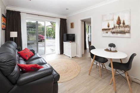 Photo of property in 172 Mellons Bay Road, Mellons Bay, Auckland, 2014