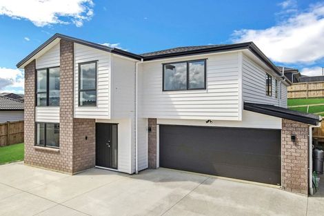 Photo of property in 32 Leathem Crescent, Pokeno, 2402