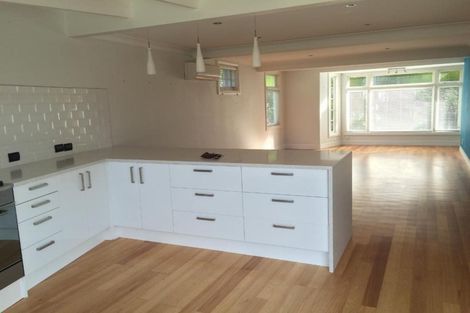 Photo of property in 465 East Coast Road, Murrays Bay, Auckland, 0630