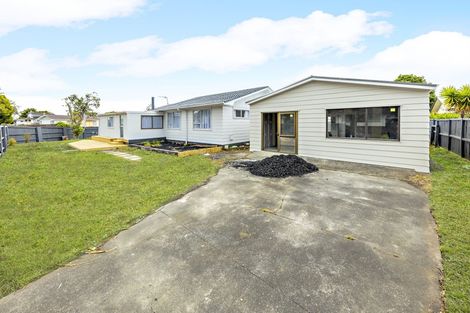 Photo of property in 3 Sandrine Avenue, Clover Park, Auckland, 2019