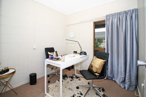 Photo of property in 49 Cumberland Street, Merrilands, New Plymouth, 4312