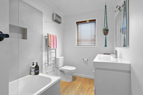 Photo of property in 46 Bowen Street, Cambridge, 3434