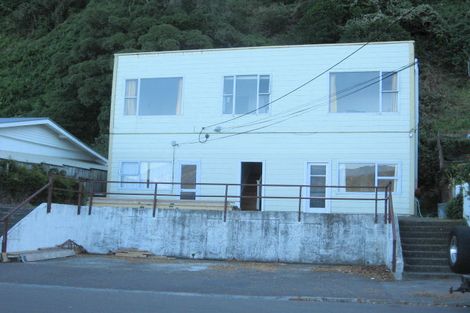 Photo of property in 203 Marine Parade, Seatoun, Wellington, 6022